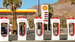 Tesla feuert sein Supercharger-Team