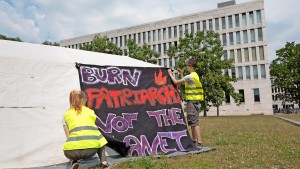 Klimaaktivisten zelten auf dem Campus der Goethe-Universität