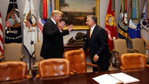 Orbán will zu Trump reisen