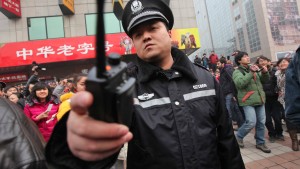 China nimmt 17 Aktivisten fest