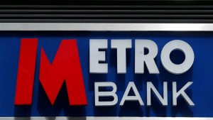 Metro Bank kündigt scharfe Sanierung an