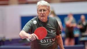 Wie Tischtennis gegen Parkinson helfen kann