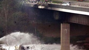 Tanklastzug explodiert - Vollsperrung der A4