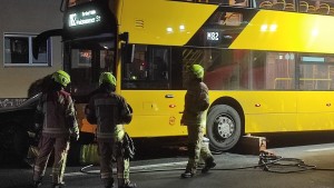 Jugendliche stirbt bei schwerem Busunfall in Berlin