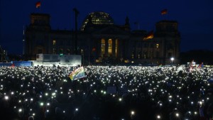 Hunderttausende demonstrieren gegen Rechtsextremismus