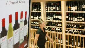 Australier bieten jungen Rotwein für 130.000 Euro