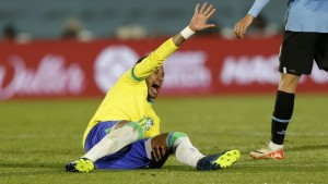 Neymar fällt mit schwerer Verletzung monatelang aus