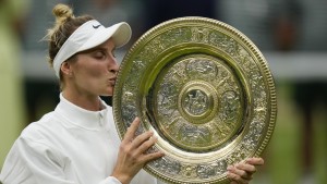 Außenseiterin Vondrousova gewinnt in Wimbledon