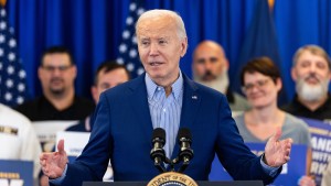 Biden will höhere Zölle auf Stahl und Aluminium im Handelskonflikt mit China