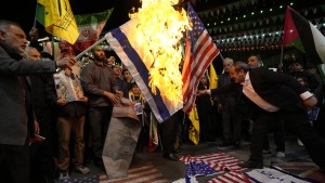 Khamenei droht Israel mit Vergeltung