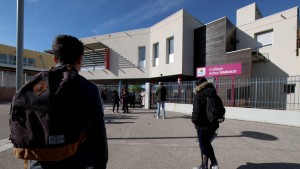 Gleichaltrige prügeln Schülerin in Montpellier fast tot