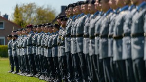 Jeder zehnte neue Bundeswehr-Soldat ist noch keine 18