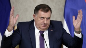 Maas bringt Sanktionen gegen Serbenführer ins Gespräch