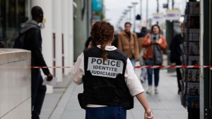 Explosionsdrohung: Polizei schießt Frau in Pariser Bahnhof nieder