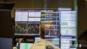 Dax-Anleger nach Datenlage vorsichtig optimistisch