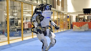 Robotermenschen an die Maschinen