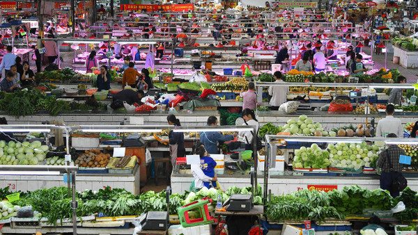 Keine Mangelwirtschaft (mehr): Markt für Lebensmittel im südchinesischen Nanning.