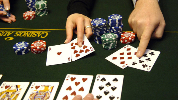 Betrügen mit Pokerface: Illegales Verhalten kann auch nützlich sein.