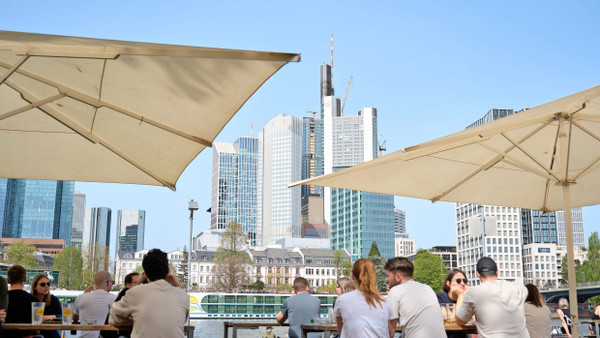 Lebenswert: Nach einer Umfrage der Wirtschaftsprüfungsgesellschaft PWC fühlen sich die Menschen in Frankfurt wohler als in vielen anderen Großstädten.