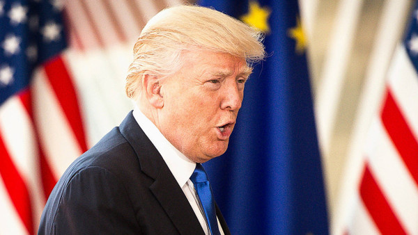 Der amerikanische Präsident Trump hält sich die Möglichkeit offen, Strafzölle gegen die Autoindustrie in der EU zu verhängen. Auch eine Quote wird diskutiert.