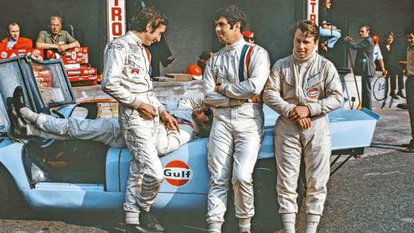 Monza, 1970: Jo Siffert, Pedro Rodríguez, Brian Redman, and Leo Kinnunen und ihr Porsche 917K