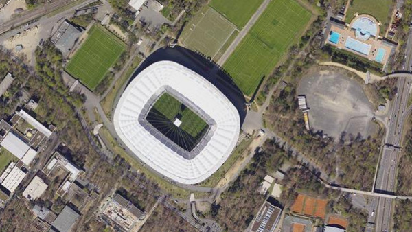 Luftaufnahme der Arena am Stadtwald: Im Volksmund heißt es nach wie vor Waldstadion.