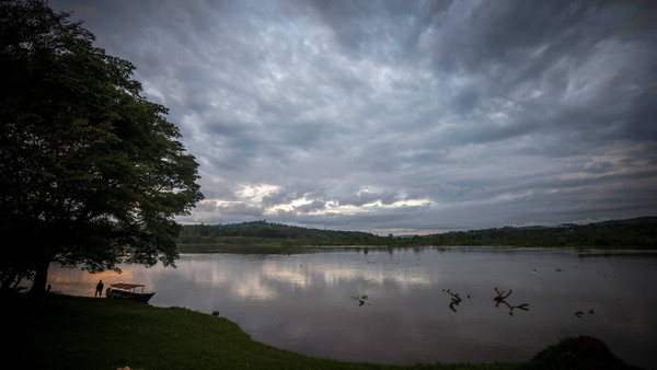 Bujagali hießen Stromschnellen bei Jinja in Uganda unweit der Stelle, wo der Nil den Viktoriasee verlässt. Mit dem Bau des Bujagali-Staudamms wurden die Stromschnellen 2011 überflutet.