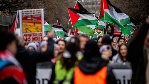 Seit dem Beginn des Gazakriegs kommt es regelmäßig zu Palästina-Protesten in Frankfurt.