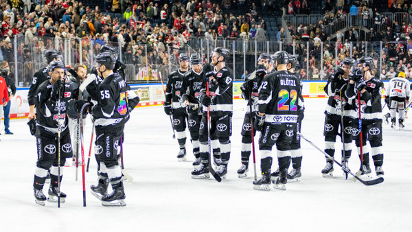 Volle Hütte, wenig Erfolg: Die Kölner Haie sehnen sich nach dem Gewinn der deutschen Meisterschaft.