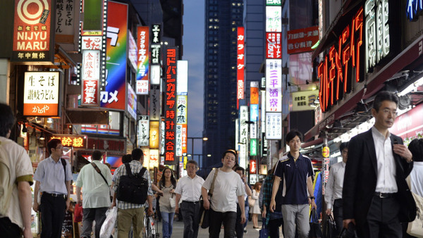 So gut wie in Tokios Ausgehviertel Shinjuku ist die Stimmung momentan auch an der Tokioter Börse
