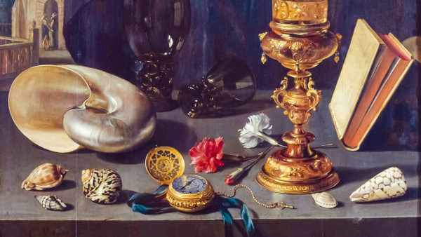 Die Zeit läuft ab, das machen die Taschenuhr im Vordergrund und der nahezu unsichtbar am rechten Rand (hinter dem Buch) plazierte Totenschädel deutlich: Pieter Claesz malte dieses heute in Dresden aufbewahrte Stillleben 1624.