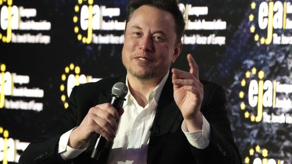 Tesla-Chef in Europa: Elon Musk während eines Besuchs in Krakau im Januar 2024