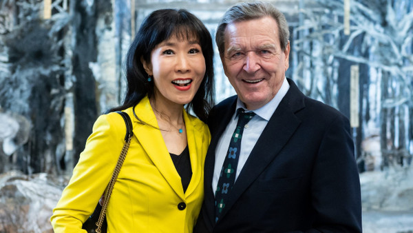 Altkanzler Gerhard Schröder und seine Frau Soyeon Schröder-Kim 2021 in Berlin