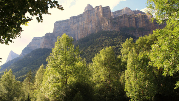 Das Holz, das der Geigenbauer zum Klingen bringt, stammt unter anderem aus den Pyrenäen. Das Bild zeigt den Ordesa-Nationalpark.
