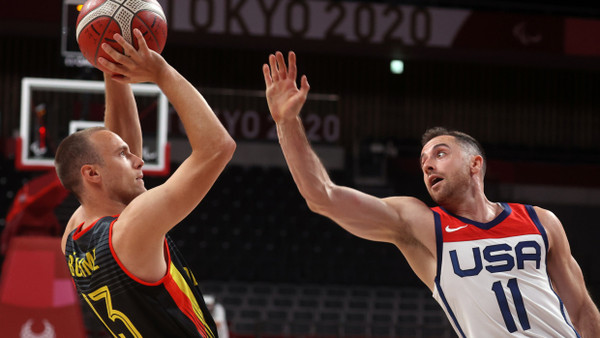 „Ich mochte von Anfang an die Mentalität der Basketballspieler“: Thomas Böhme (links) bei den Paralympics 2021 in Tokio