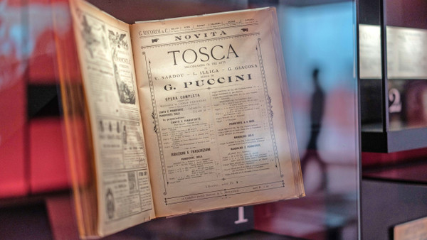 Eine zeitgenössische Zeitungsanzeige für Puccinis „Tosca“