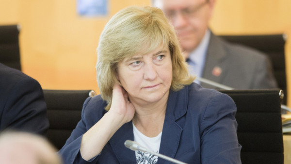 Die Justizministerin im hessischen Landtag: Eva Kühne-Hörmann (CDU).