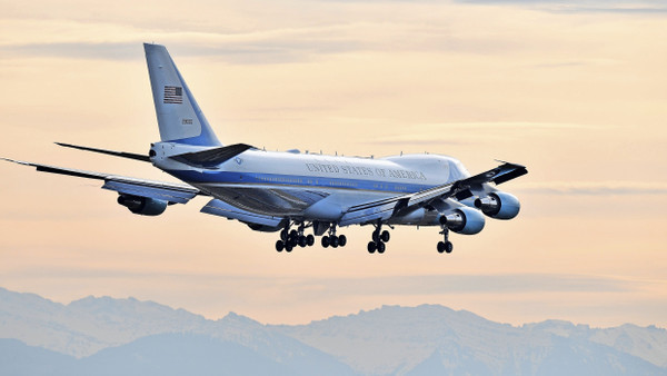 Begehrte Stücke an Bord: Die Air Force One 2018 über Zürich