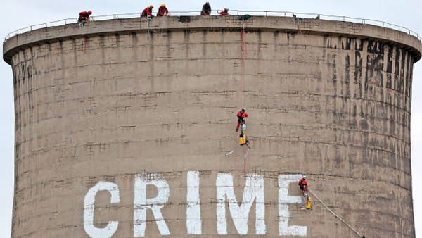 Greenpeace-Aktivisten an einem Kraftwerk in Bulgarien