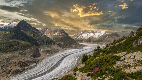 Landschaft mit dem Weltnaturerbe Aletschgletscher im Wallis. Die Aufnahme entstand im Oktober 2021.
