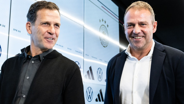 DFB-Direktor Oliver Bierhoff (links) und Bundestrainer Hansi Flick