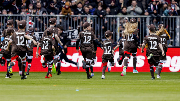 „Rabauken“ mit der Rückennummer 12: Der FC St. Pauli setzt auf eine andere Form der Jugendarbeit