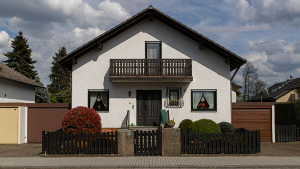 Ein Wohnhaus in Obertshausen: Wer Immobilien erbt, hat nicht immer das große Los gezogen.