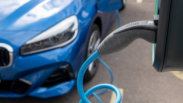 Schwächeres Wachstum: Der Bestand von batterieelektrischen Autos wächst nicht mehr so schnell wie in den vergangenen Jahren.