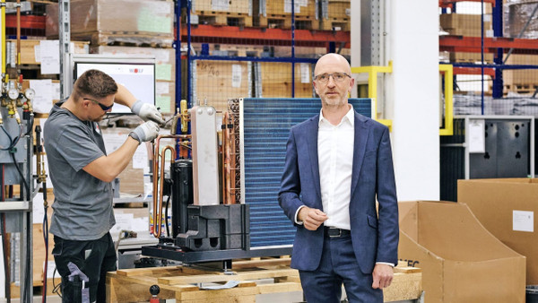 Auf Verdopplungskurs: Gerdewan Jacobs, Technikchef von Wolf, in der Produktion in Mainburg