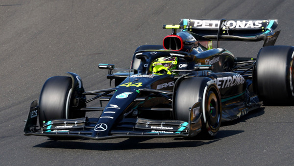 Lewis Hamilton schlägt Max Verstappen in der Qualifikation von Ungarn.