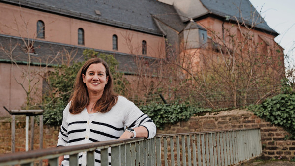 Susanne Serke kämpft als Orts­vorsteherin um eine Aufwertung der heruntergekommenen Königsteiner Straße.