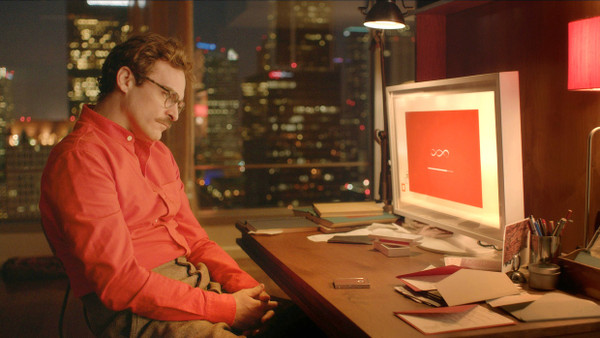 Beziehung mit unglück­lichem Ausgang: Joaquin Phoenix als Theodore mit seinem Betriebssystem Saman­tha im Film „Her“