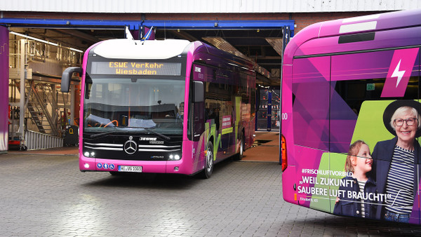 Vorreiter: In Wiesbaden bringen bereits 120 Elektrobusse Menschen an ihr Ziel.