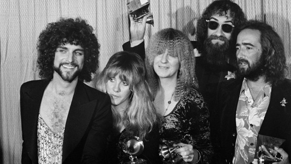 Feiern ihre Grammys: Fleetwood Mac, 1978 (von links: Lindsey Buckingham, Stevie Nicks, Christine McVie, Mick Fleetwood, John McVie)